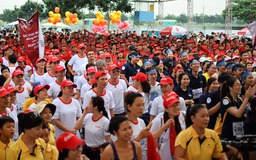 Hơn 9.000 người chạy bộ từ thiện